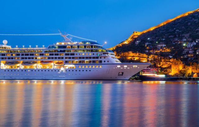 #Cruise into the weekend! Make sure you have optimum passenger and crew Wi-Fi experience onboard with #Fmcglobalsat !  #5G #LSAT #fastinternetspeed #stayconnected