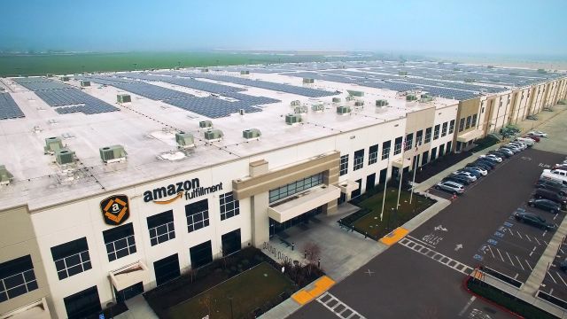 Another Rooftop Solar PV System connected on our FMC GlobalSat Secure Network on the Amazon fulfillment center in Tucson, Arizona!  #solar #energy #solarpv #renewables #5G #4G #renewableenergy #solarenergy #broadband #Fmcglobalsat #iot #4GLTSAT #5GLTSAT #tucsonaz